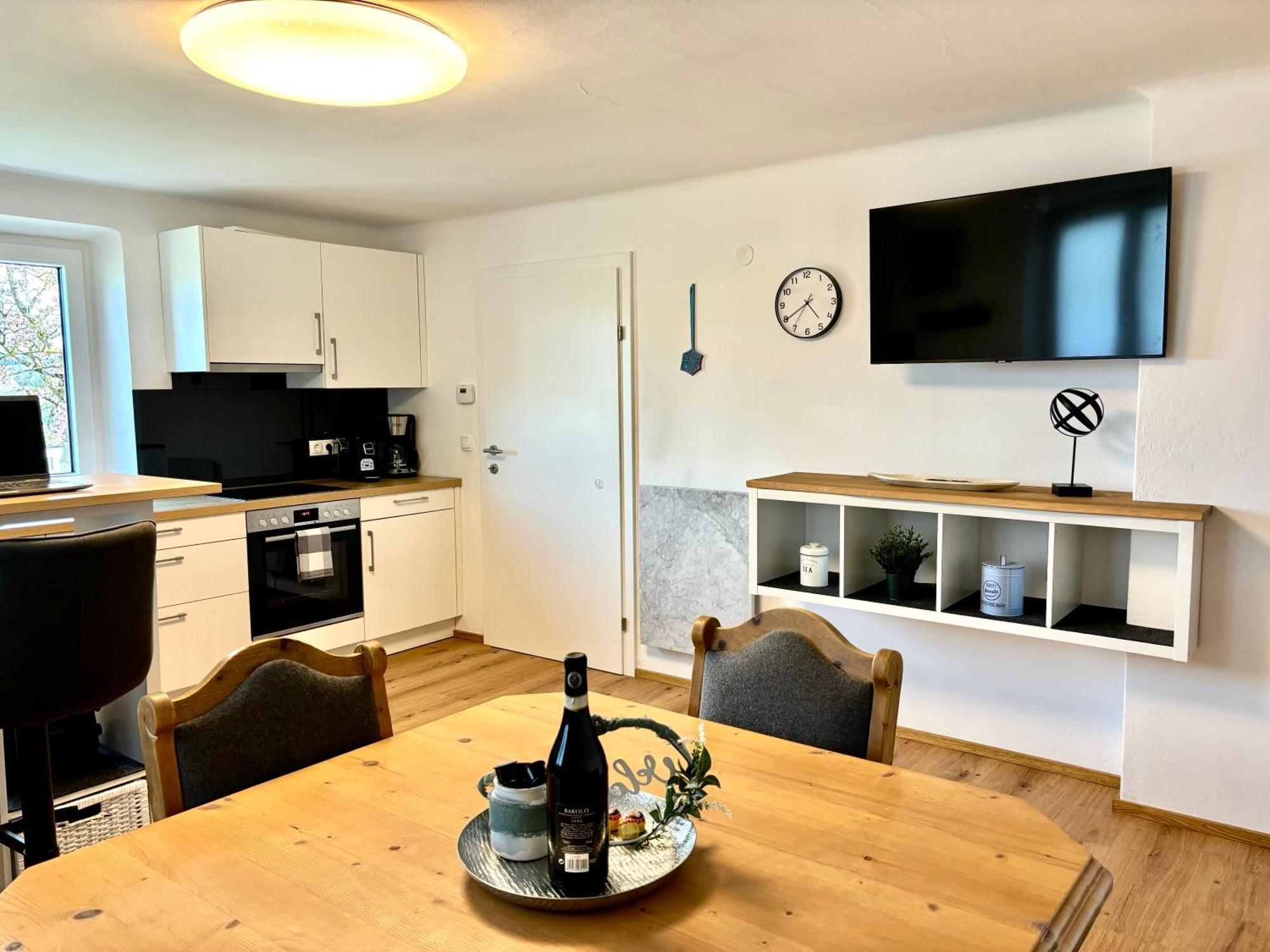 Gaesthaus "Seeblick" Seekirchen am Wallersee Szoba fotó
