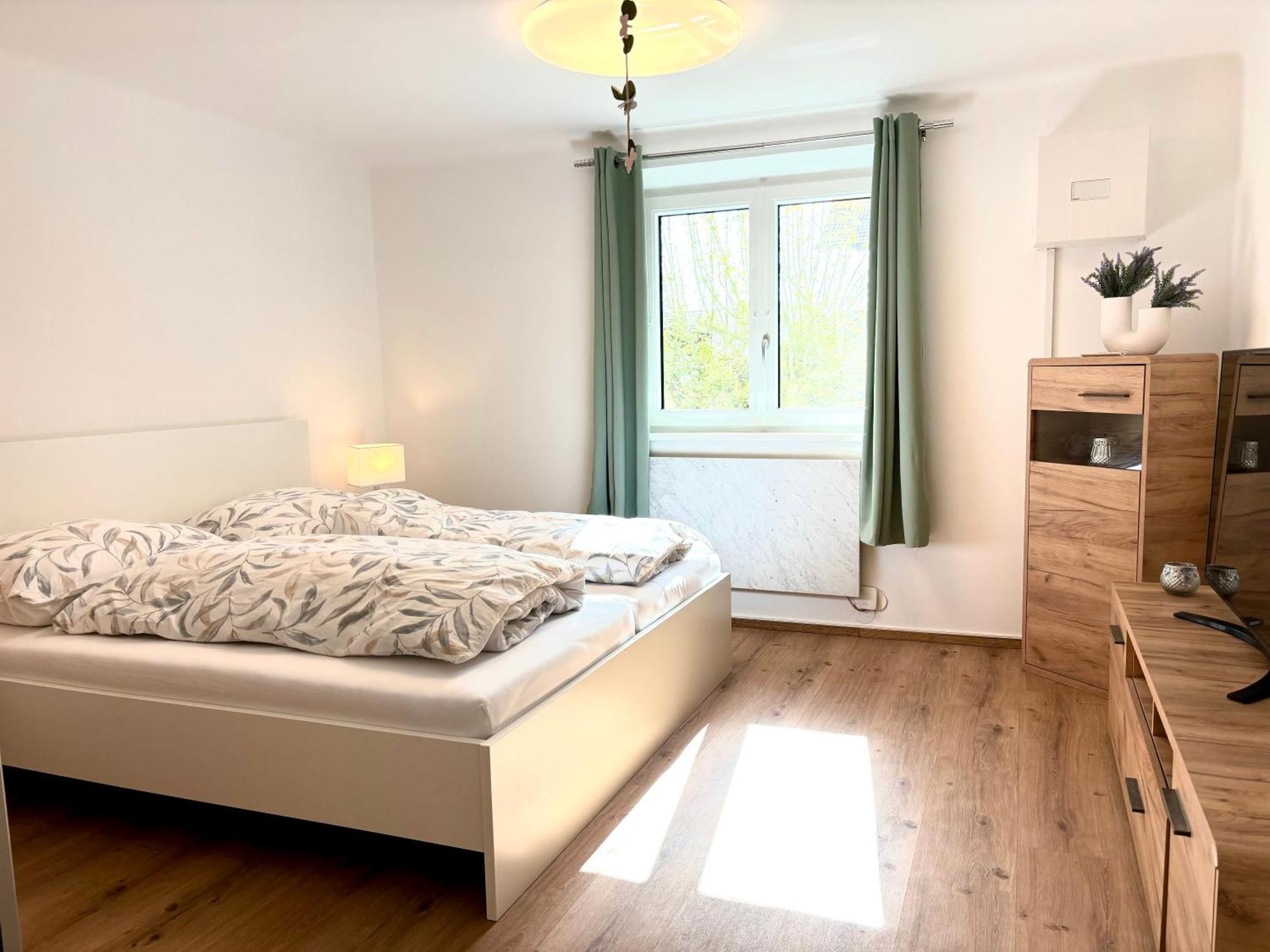 Gaesthaus "Seeblick" Seekirchen am Wallersee Szoba fotó