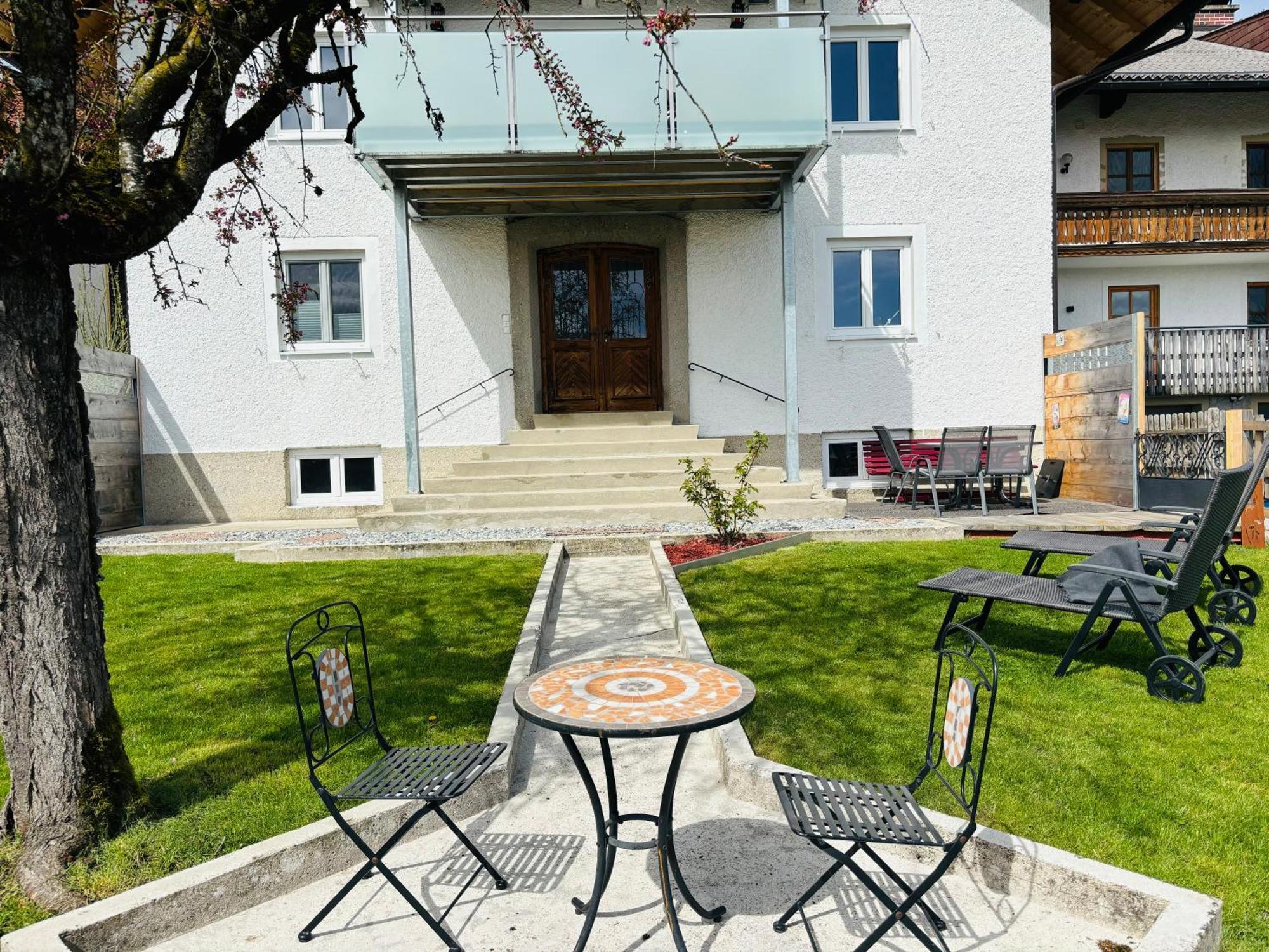 Gaesthaus "Seeblick" Seekirchen am Wallersee Szoba fotó